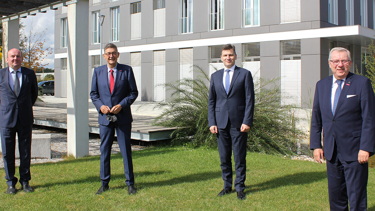 Der Slowakische Botschafter war Ende September zu Besuch in der Handwerkskammer in Regensburg.